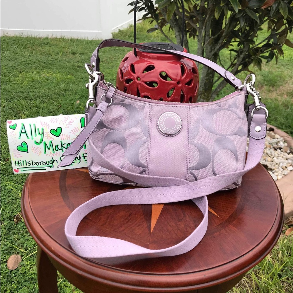 EUC SMALL LAVENDER COACH CROSSBODY PURSE